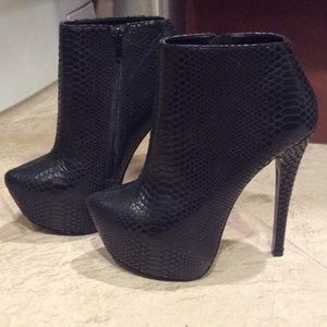Steve Madden Viral Bootie