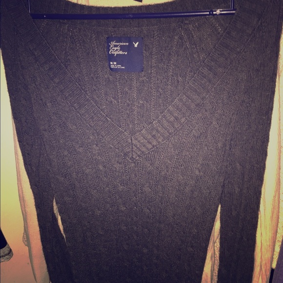 American Eagle V Neck sweater - Picture 1 of 1