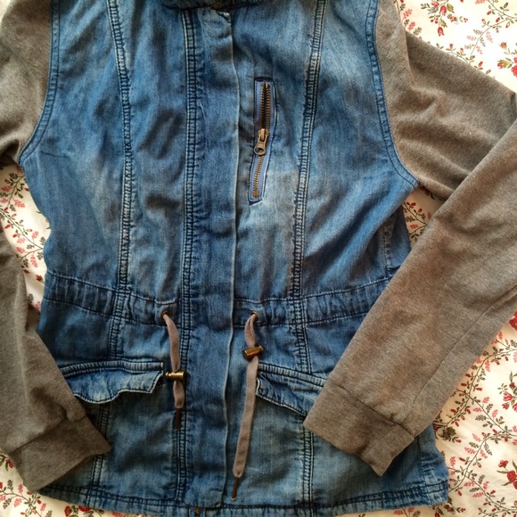 🍍SOLD🍍Denim utility jacket - Picture 2 of 3