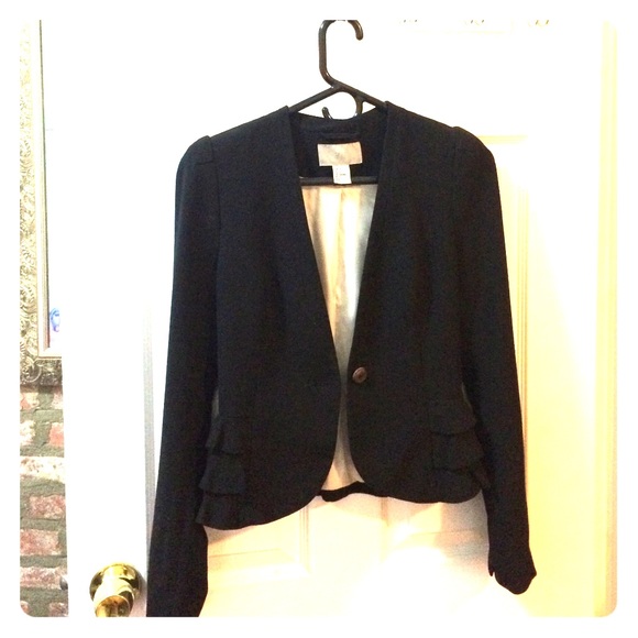 H&M Jackets & Blazers - Ruffle H&M blazer!