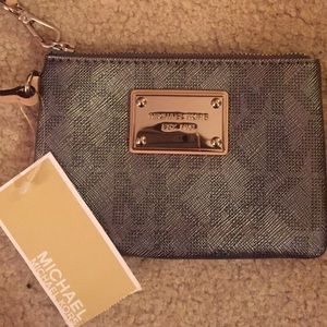 Micheal Kors wristlet
