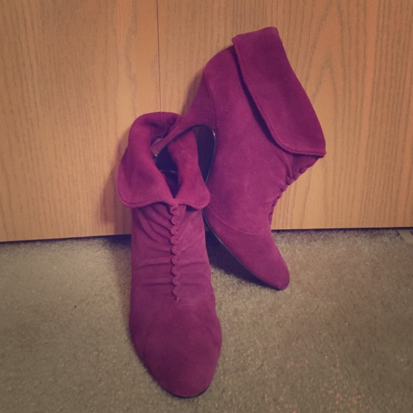 Super cute purple booties!!!!