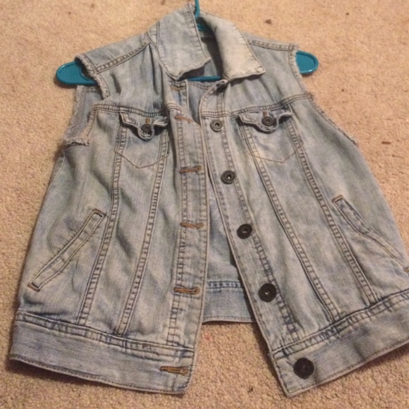 Denim Bullhead Vest with tribal Pattern - Picture 2 of 2