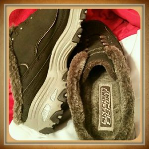 New Brown Sketchers clogs