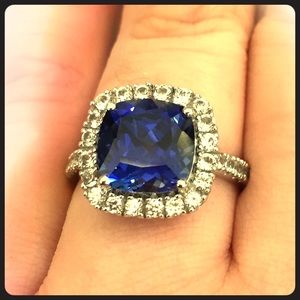 💍Stunning 10K LC blue & white sapphire ring💍