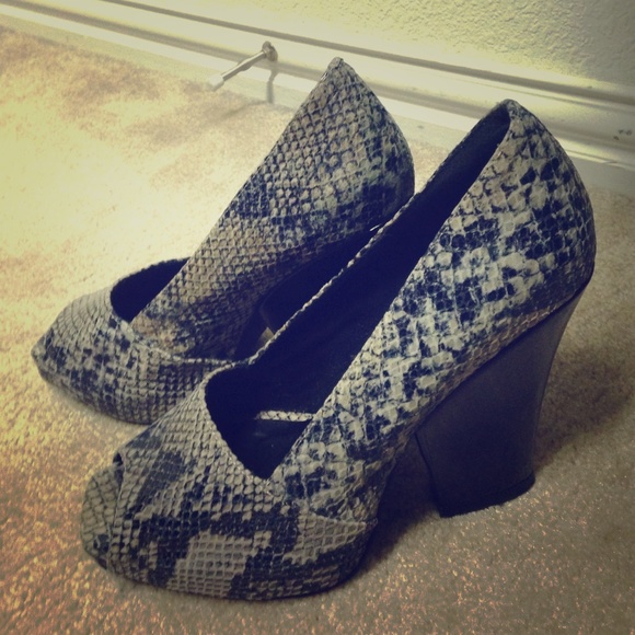 Penny Loves Kenny peep toe - Picture 1 of 3