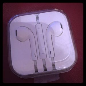NWT apple headphones
