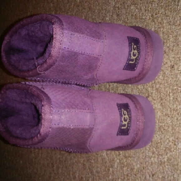 Must go !BRAND NEW UGGS NEVER WORN AUTHENTIC !!! - Picture 2 of 4