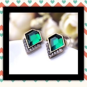 Emerald Stud Earrings, New ❤️