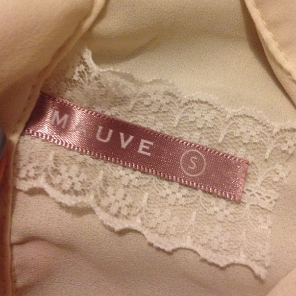 Button up sleeveless blouse - Picture 2 of 4