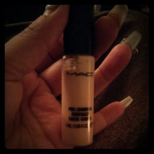 Mac concealer