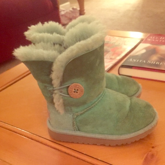 GIRLS Ugg boots