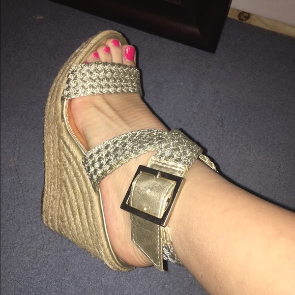 Gold/silver wedges
