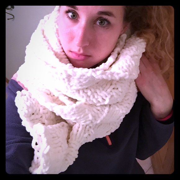 Handmade Accessories - Handmade white scarf