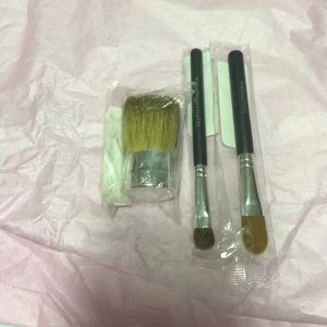 Brand new makeup brushes