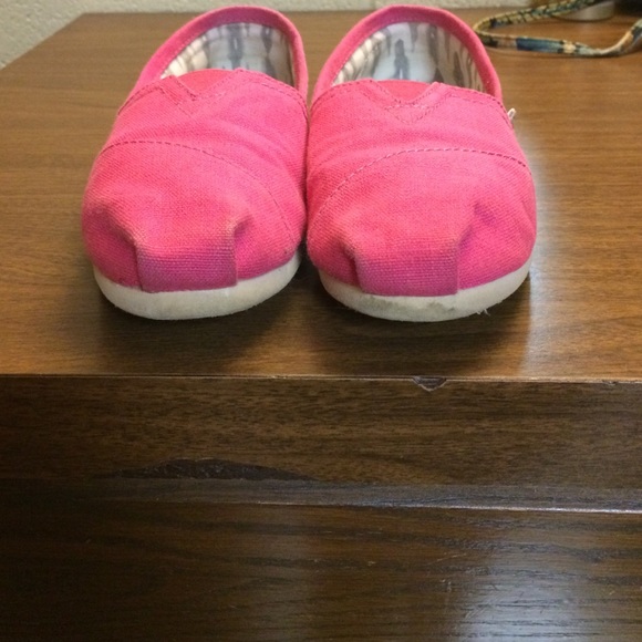 Pink women's classic Toms