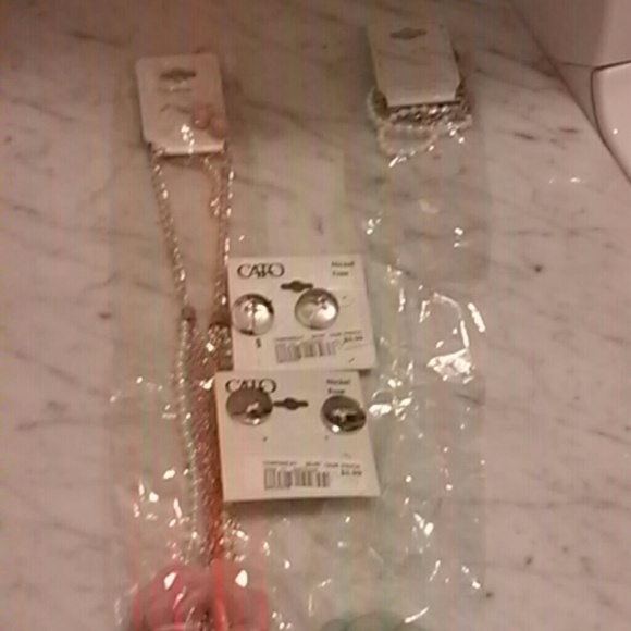 2 Necklace set & 2 Cato stud cross earrings