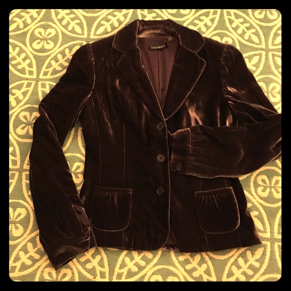 Tahari velvet blazer💜