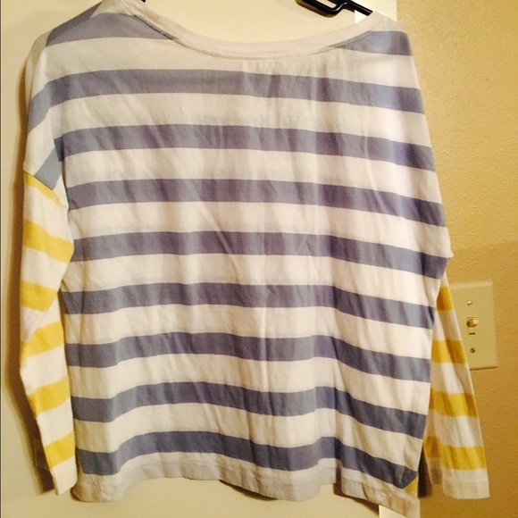 Cold shoulder preppy top - Picture 2 of 2