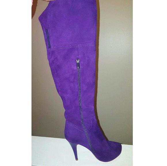 NEVER WORN PURPLE KNEE HIGH BOOTS