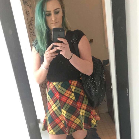 Meet your Posher, Momo - Picture 4 of 6