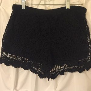 Black lace short