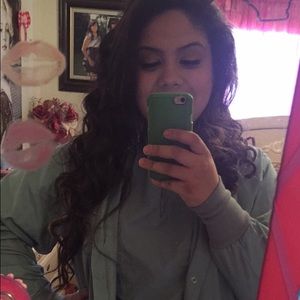 Meet your Posher, Mishell