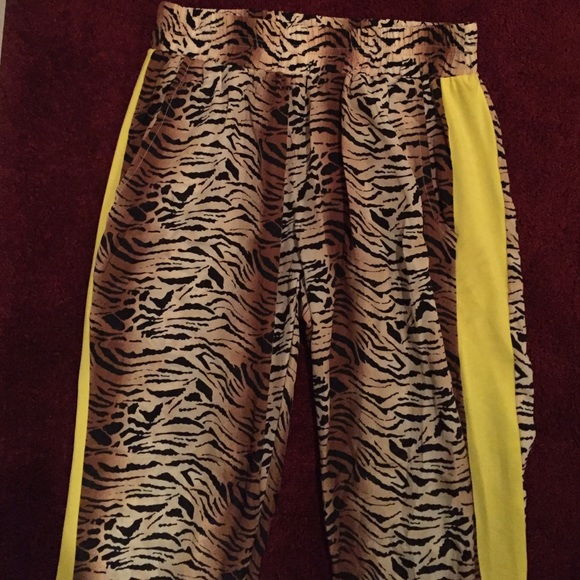 Ruby and Jenna straight leg pant - Picture 3 of 3