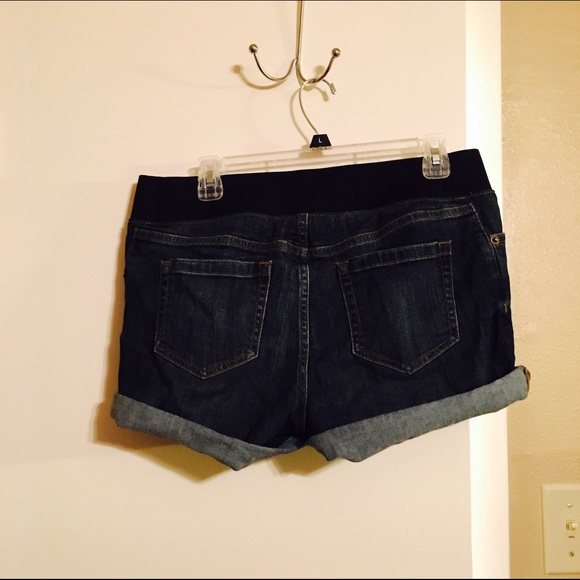 Maternity shorts - Picture 2 of 3