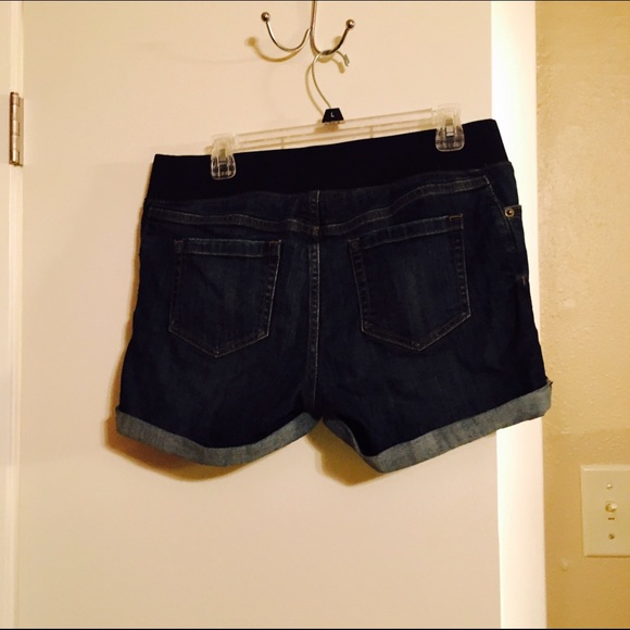 Maternity shorts - Picture 3 of 3