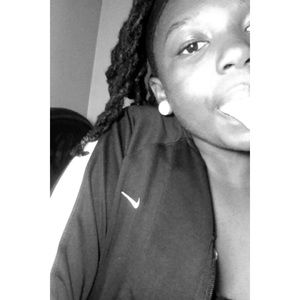 Meet your Posher, Shakia