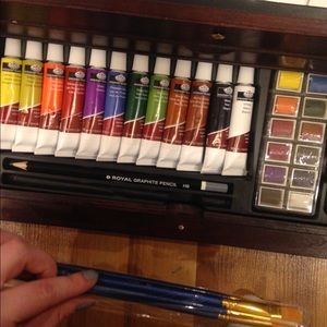 Watercolor paints, pastels & brushes & bath&body