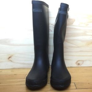black Tretorn rain boots