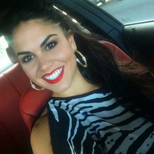 Meet your fellow Posher, Ivette!