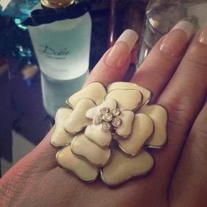 Another adorable floral ring!
