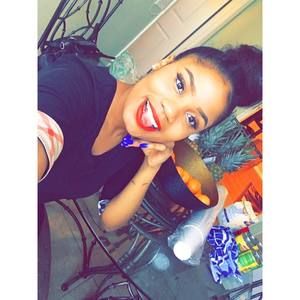 Meet your Posher, Zari