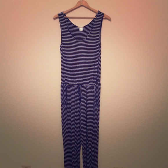 Sold A'gaci women's soft rayon jumpsuit size m