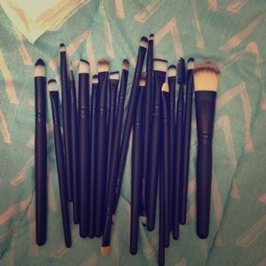 20 piece makeup brush set