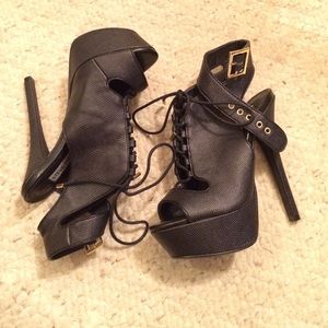 Steve Madden peep toe heels