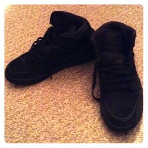 All black flight air Jordan's