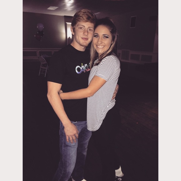 Meet your posher! - Picture 2 of 4