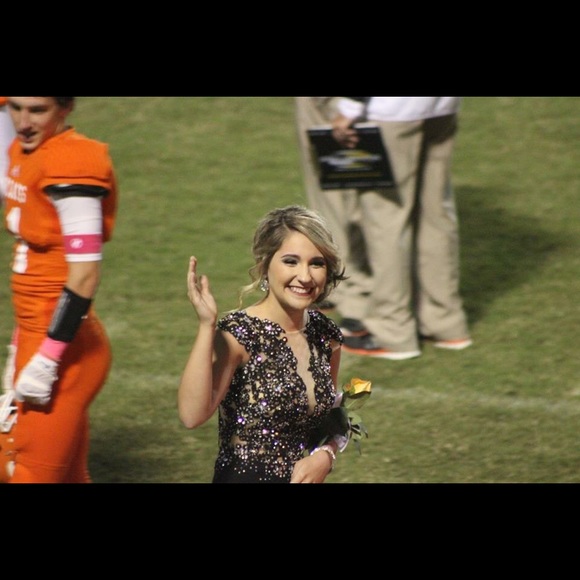 Meet your posher! - Picture 3 of 4