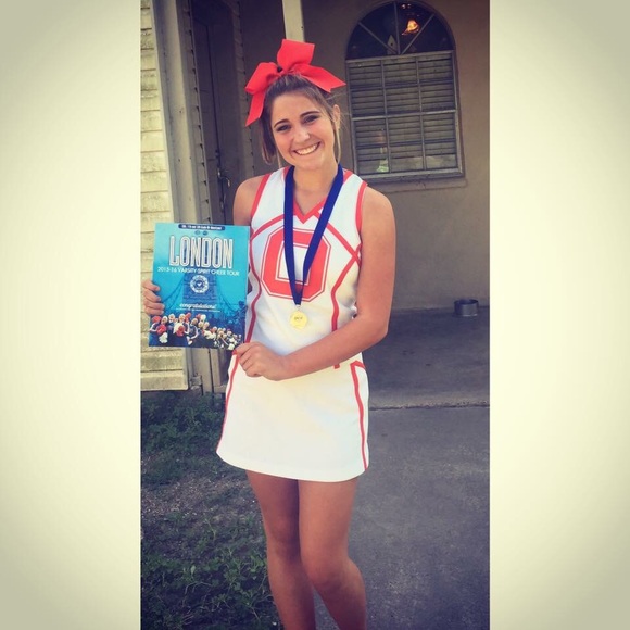 Meet your posher! - Picture 4 of 4