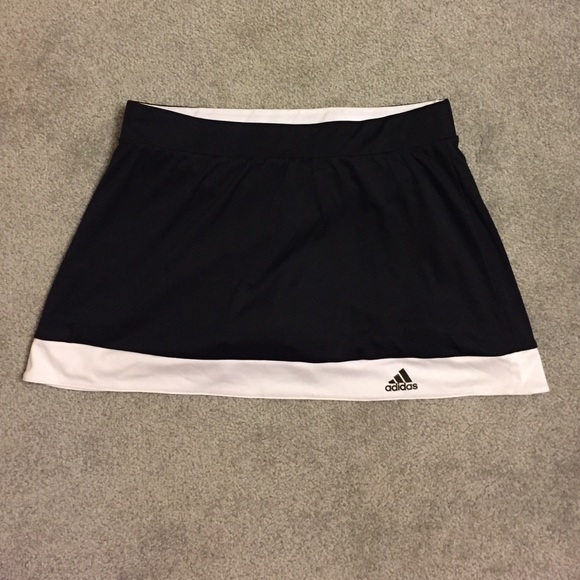 Adidas women's size small tennis skirt