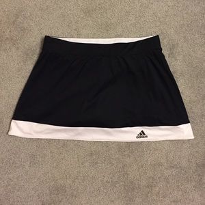 Adidas women's size small tennis skirt