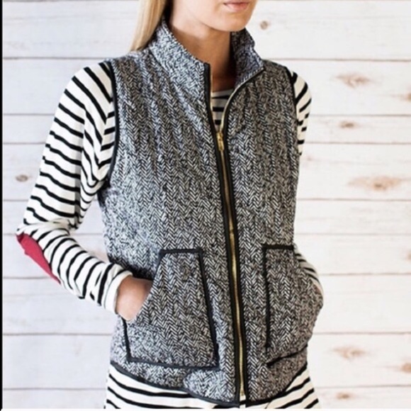 🆕 Coveted Quilted Herringbone Printed Puffer Vest - Picture 2 of 4
