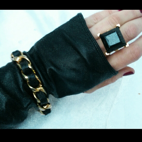 ❌Vintage Gold  Black Leather Chain Bangle- Chanel❌ - Picture 3 of 4