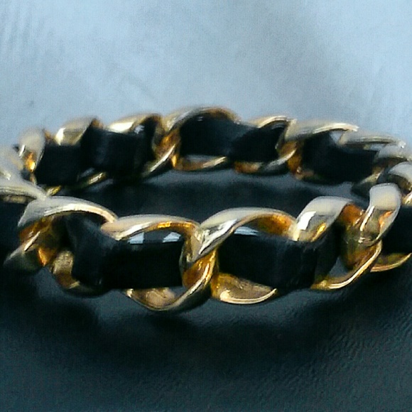 ❌Vintage Gold  Black Leather Chain Bangle- Chanel❌ - Picture 4 of 4