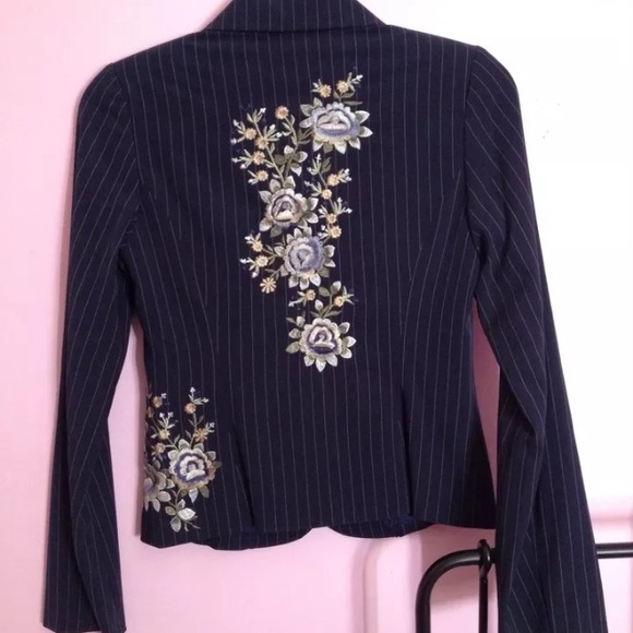 Navy pinstripe capri suit (tags attached) - Picture 2 of 4