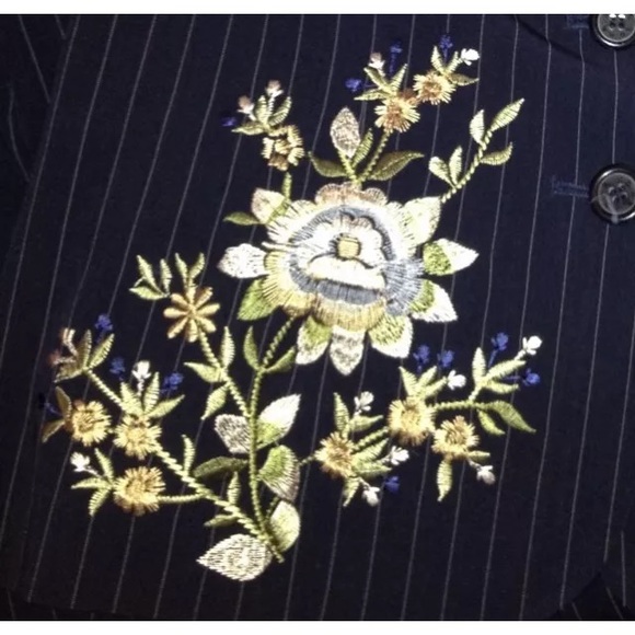 Navy pinstripe capri suit (tags attached) - Picture 3 of 4